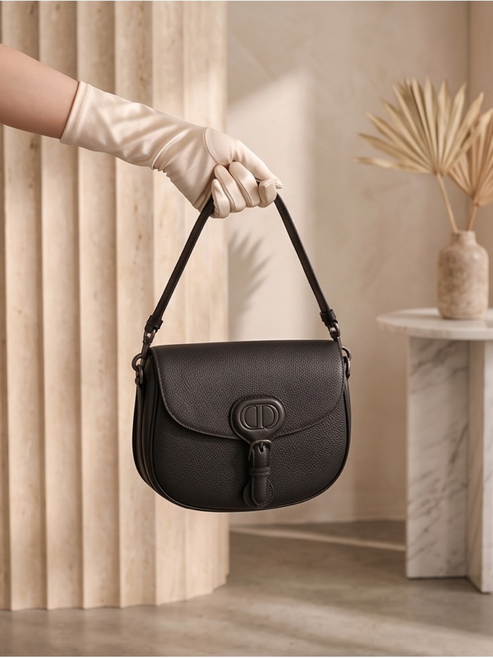 Authentic Ultramatte Christian Dior Bobby Medium size - Picture 7 of 7